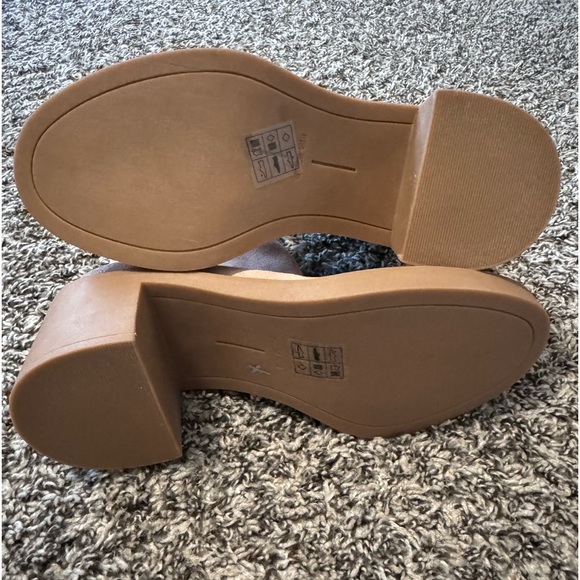 Dolce Vita Platform Booties - Picture 2 of 8